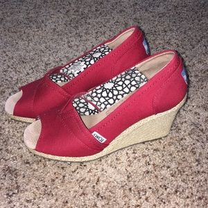 TOMS red espadrilles wedges 5.5